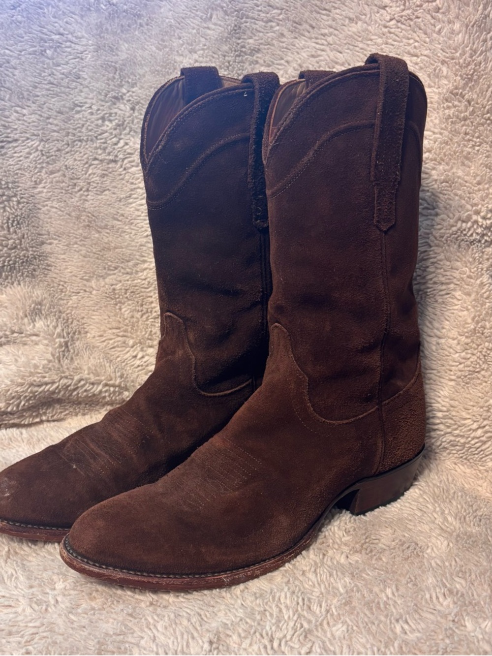 Tecova’s The Shane brown suede cowboy boots